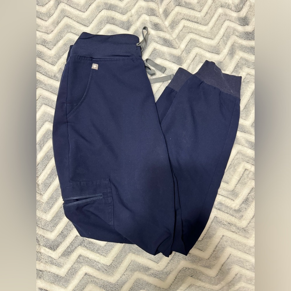 Zamora scrub pants